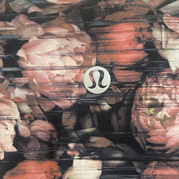 Lululemon Frosted Rose High Rise Legging 💪🏻🌹 - Picture 4 of 6